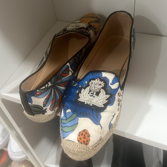 Really good condition red bottom - Picture 3 of 3